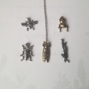 Hot Topic Interchangable Insect Pendant Set
